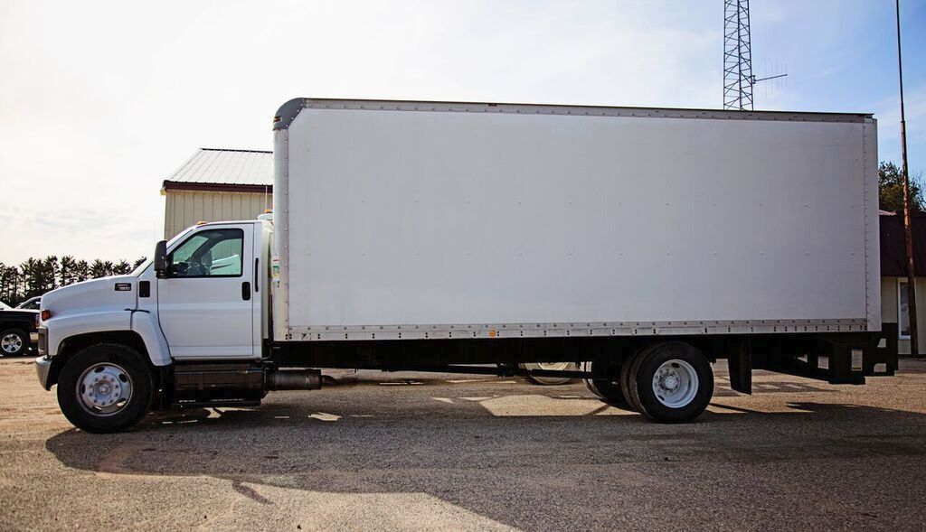 2000 Mack Van Truck (Deliveries)